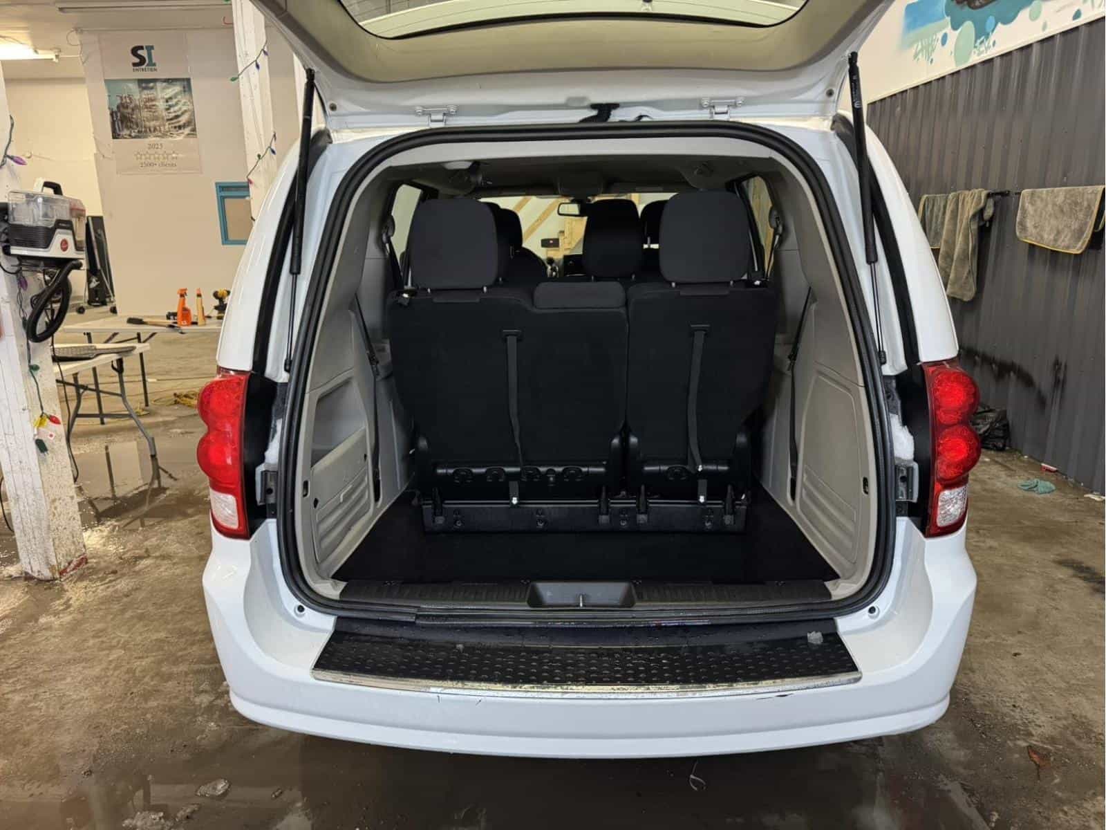 2020 Dodge GRAND CARAVAN SE SE - Image 6