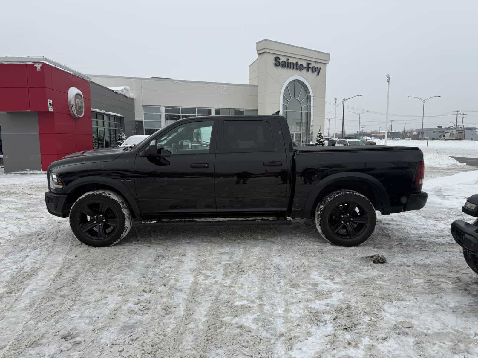2021 RAM 1500 CLASSIC SLT Warlock - Image 8