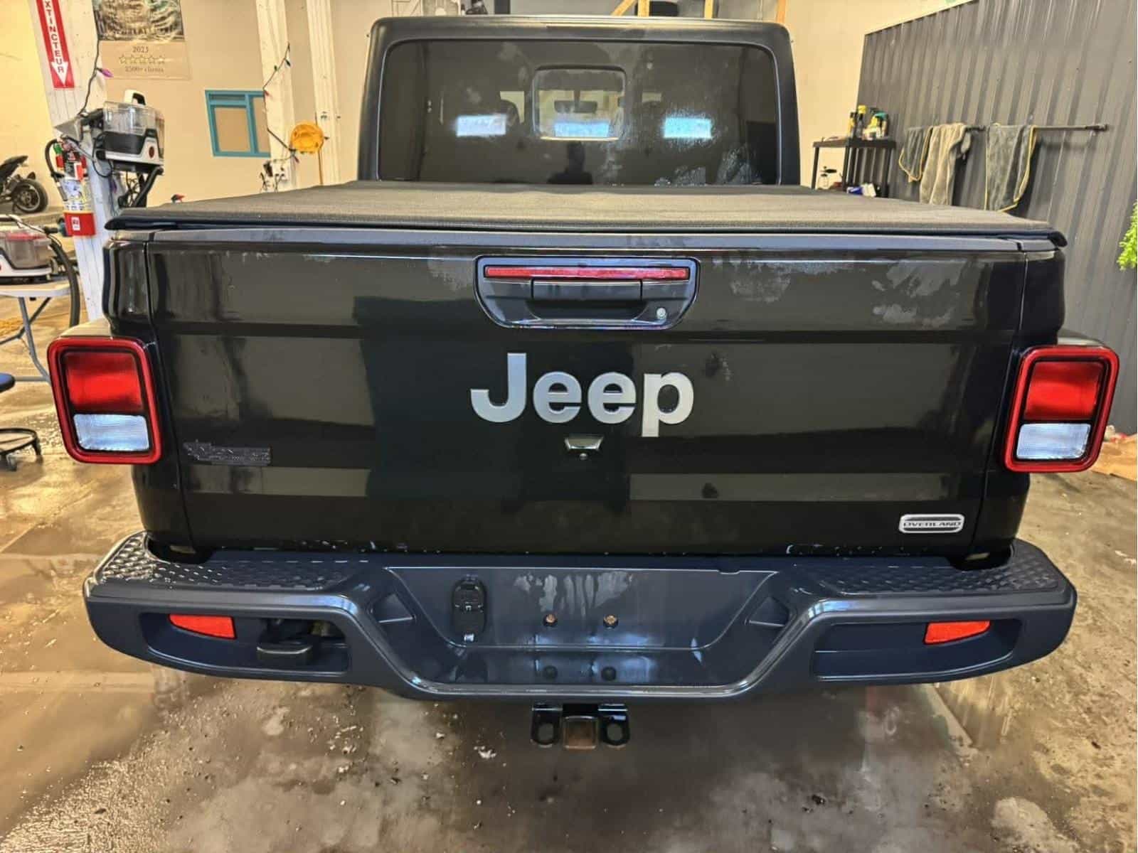 2022 Jeep Gladiator Overland Overland - Image 5