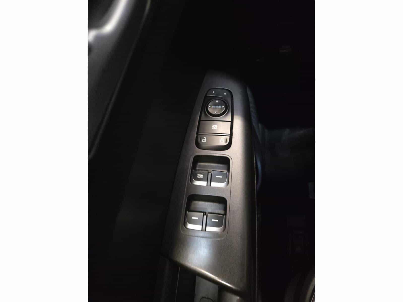 2020 Kia Sportage LX - Image 12