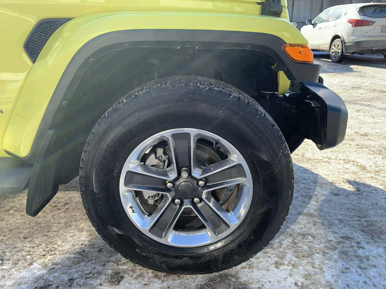 2023 Jeep Wrangler Sahara - Image 9