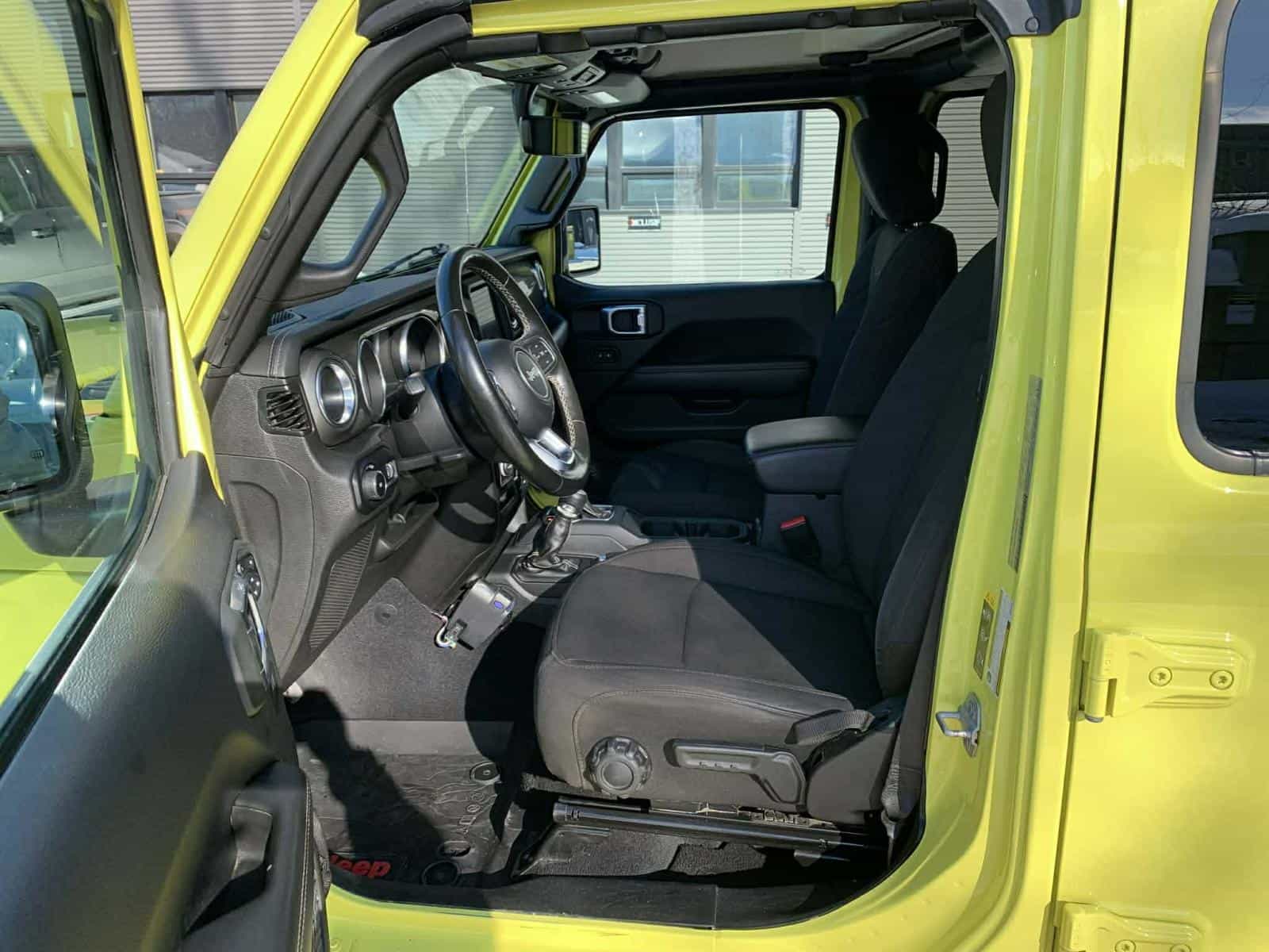 Image 13 Jeep Wrangler Sahara 2023