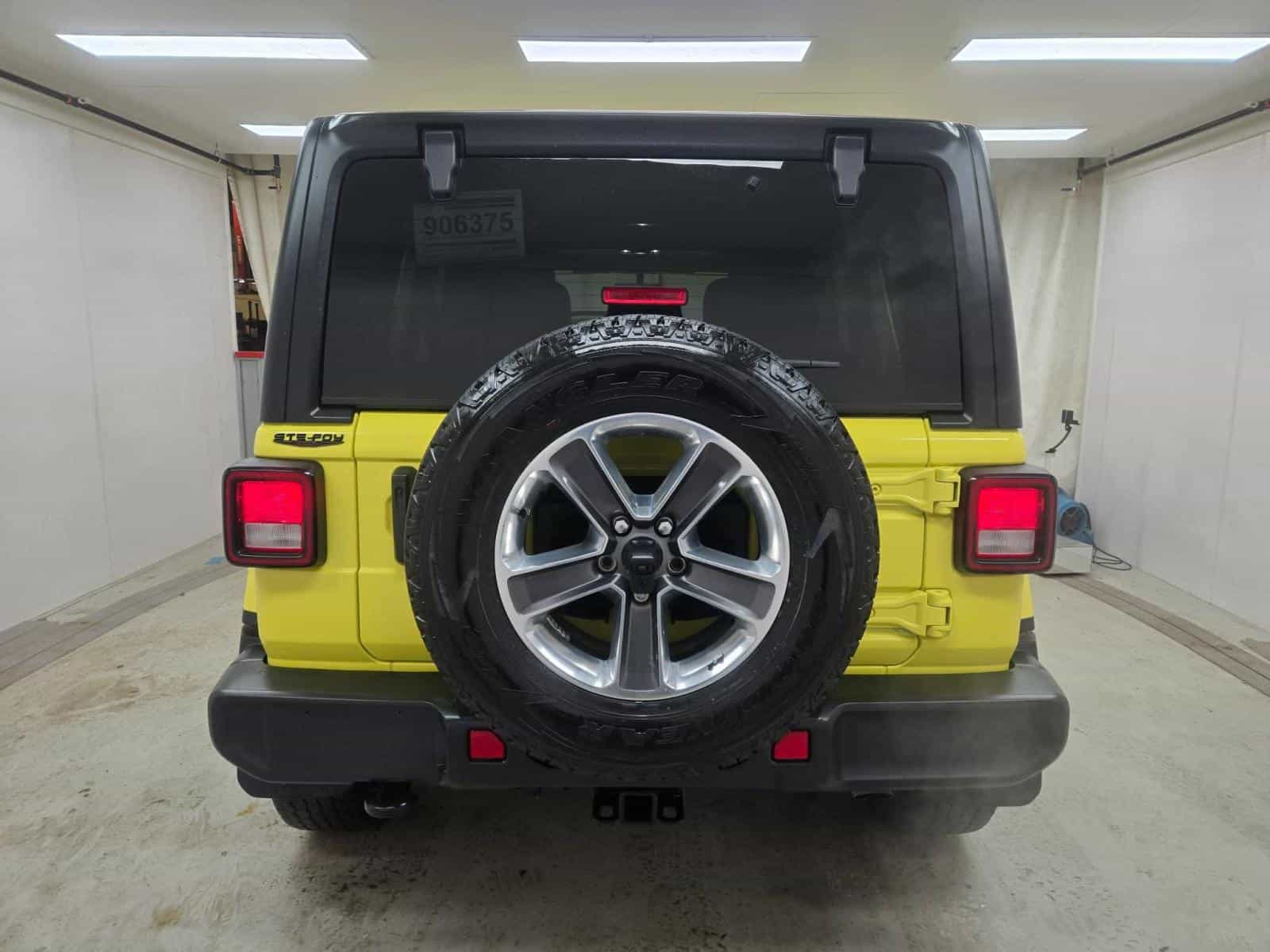 2023 Jeep Wrangler Sahara - Image 5