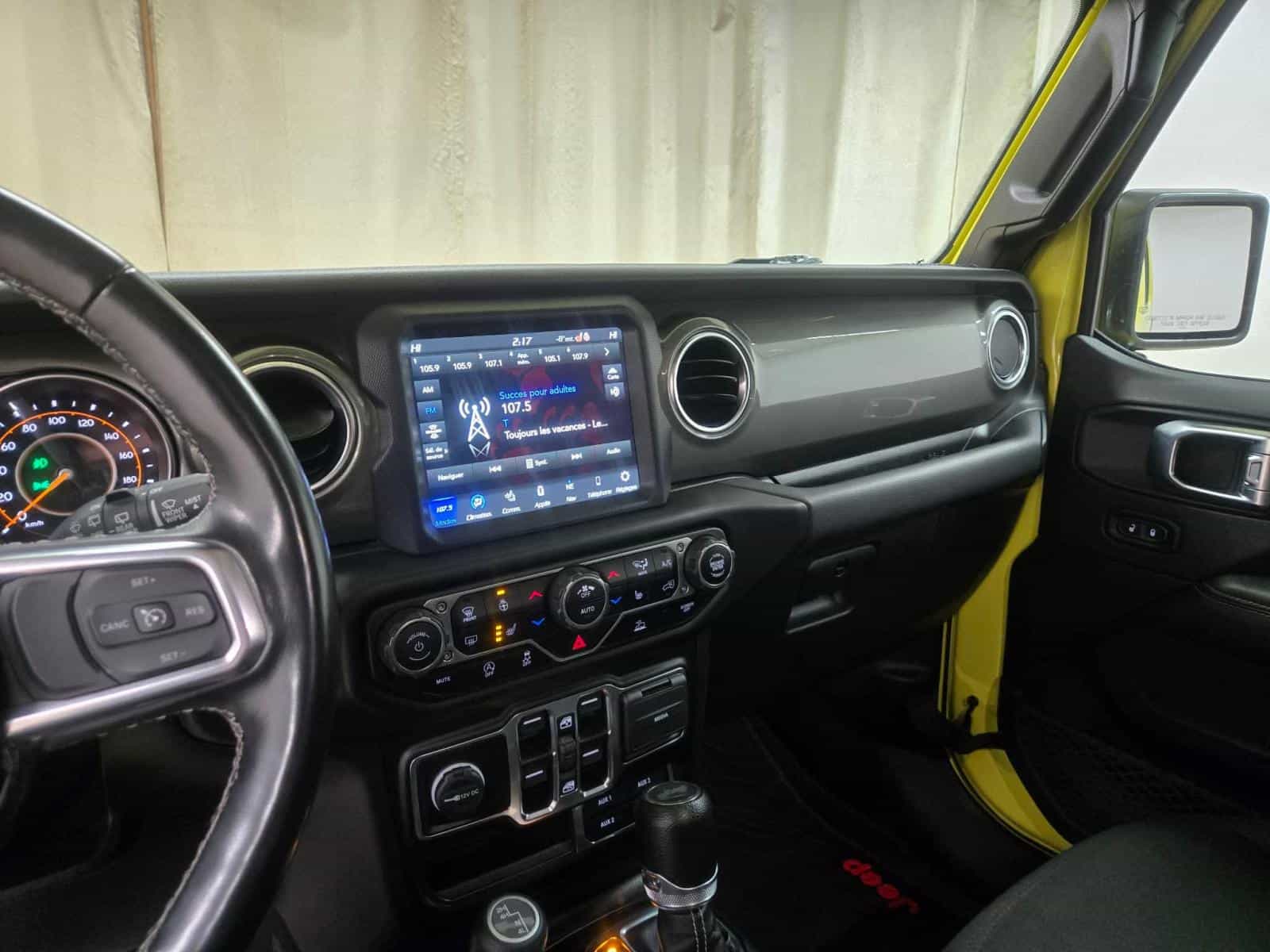 2023 Jeep Wrangler Sahara - Image 13