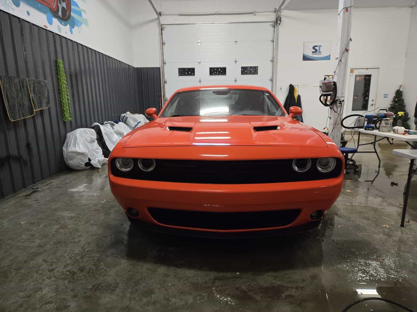 2018 Dodge CHALLENGER SXT SXT - Image 2