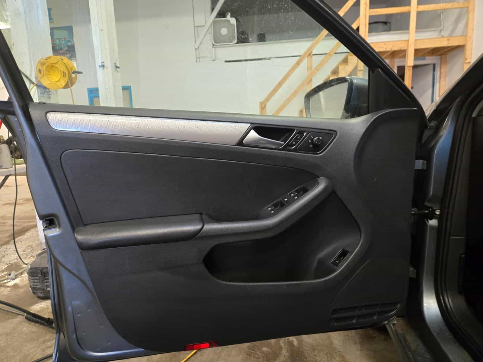 2017 Volkswagen Jetta Trendline + - Image 9