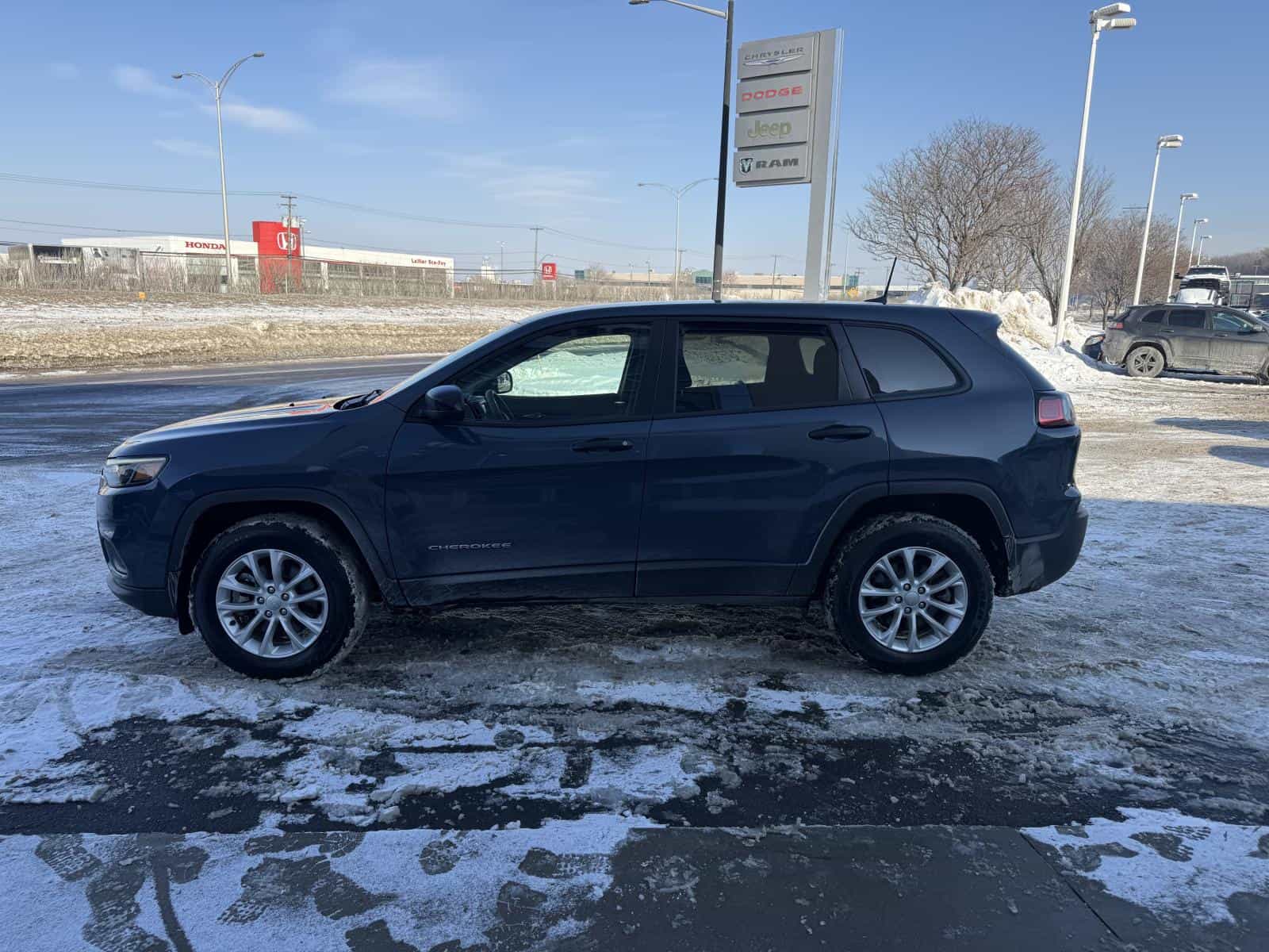 Image 8 Jeep Cherokee Sport 2022