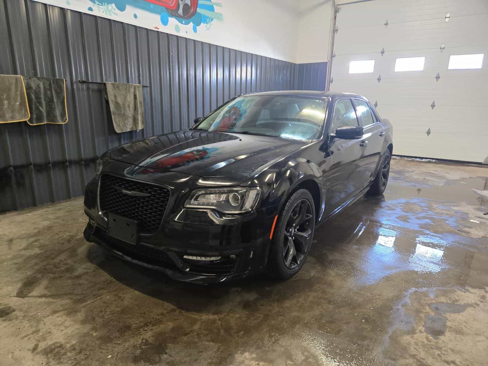 2022 Chrysler 300 Touring L - Image 1