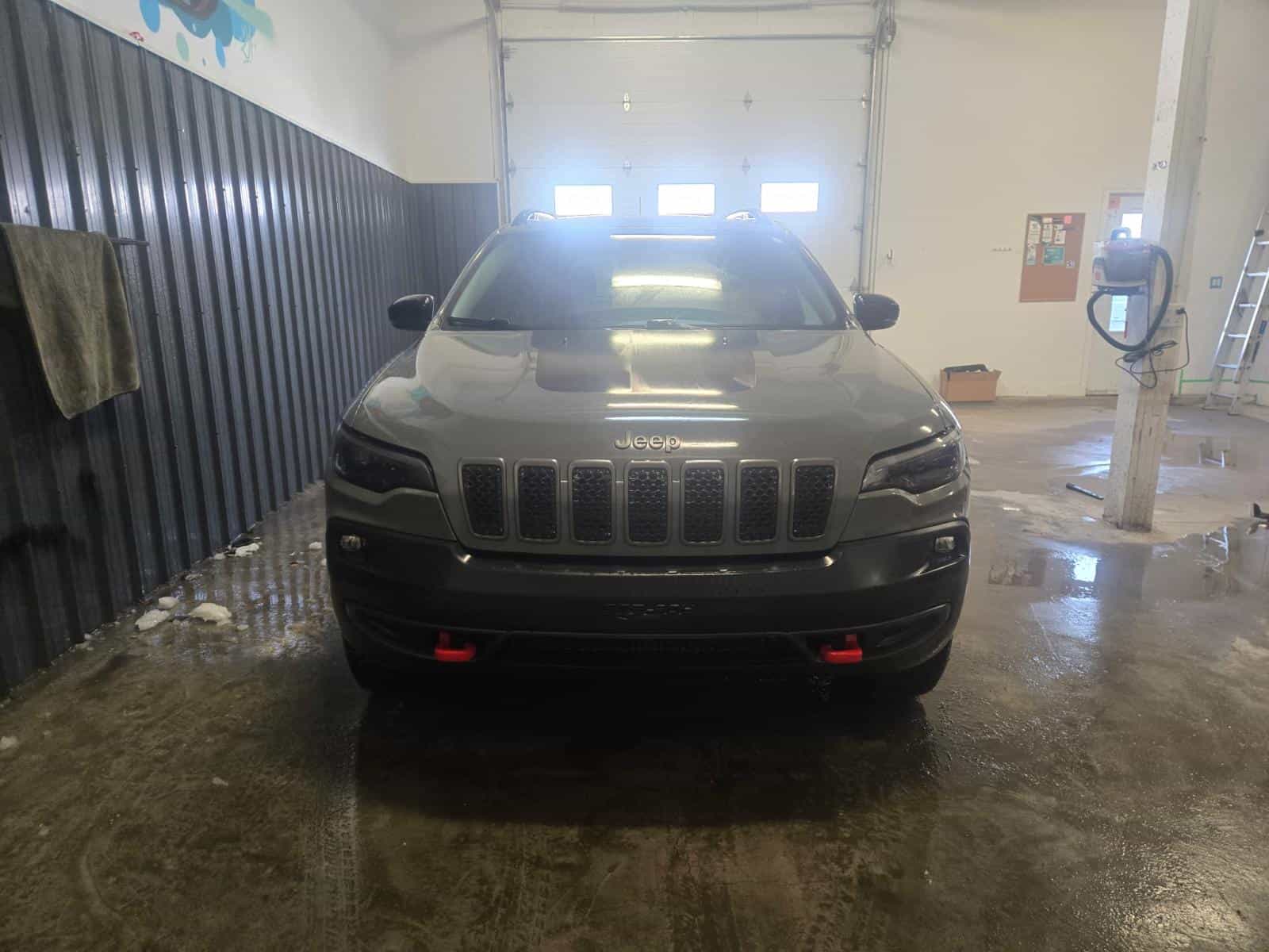 2022 Jeep Cherokee Trailhawk - Image 2
