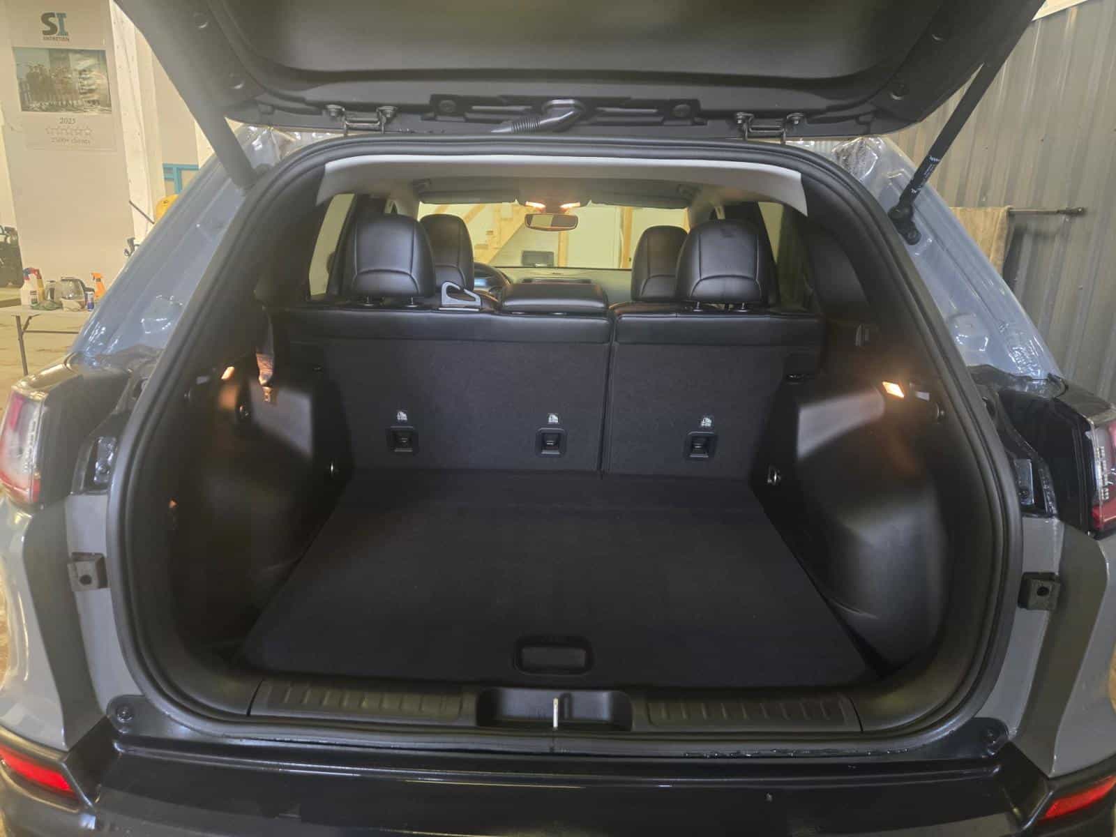 2022 Jeep Cherokee Trailhawk - Image 9