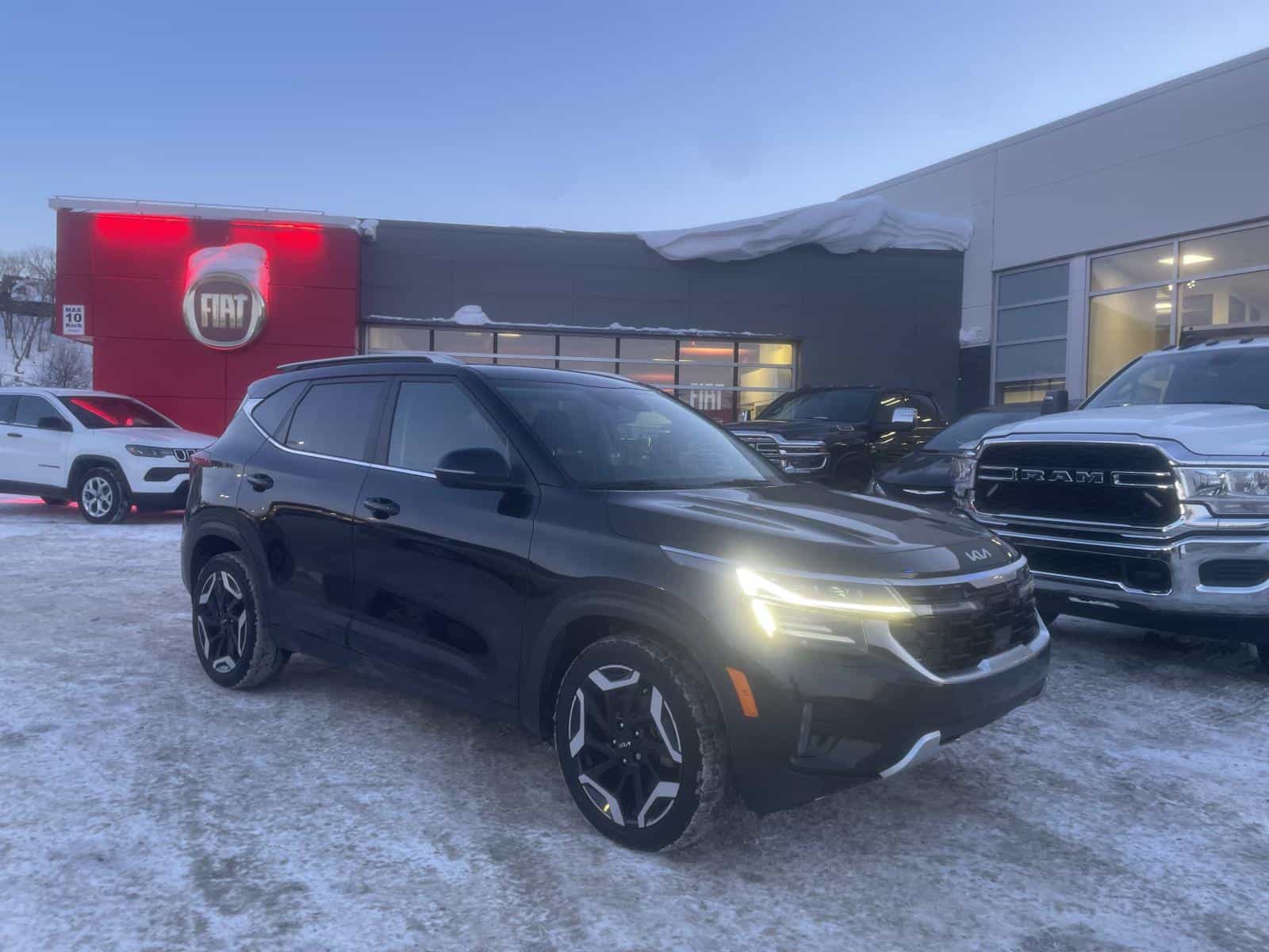 2024 Kia Seltos SX - Image 3