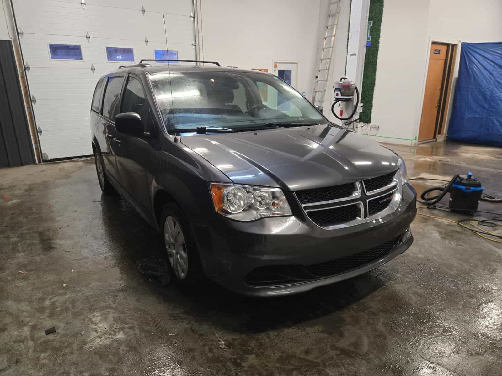Image 3 Dodge Grand Caravan SXT 2019