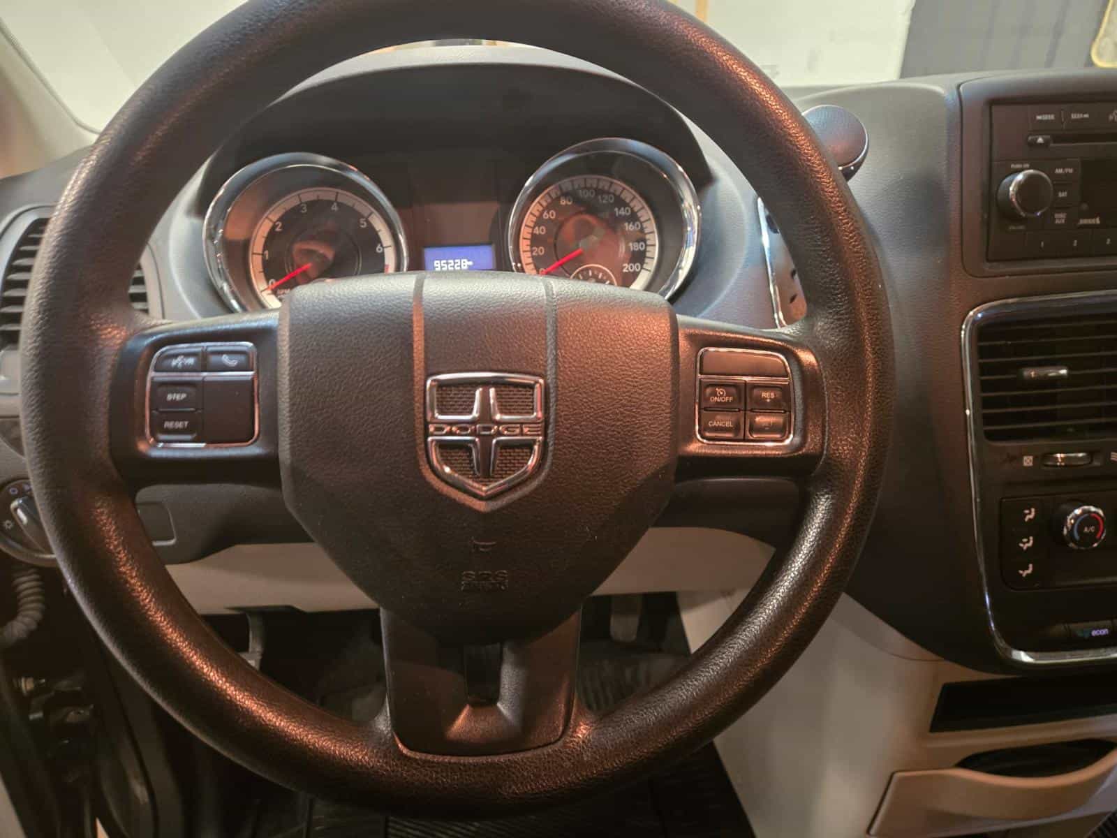 Image 14 Dodge Grand Caravan SXT 2019