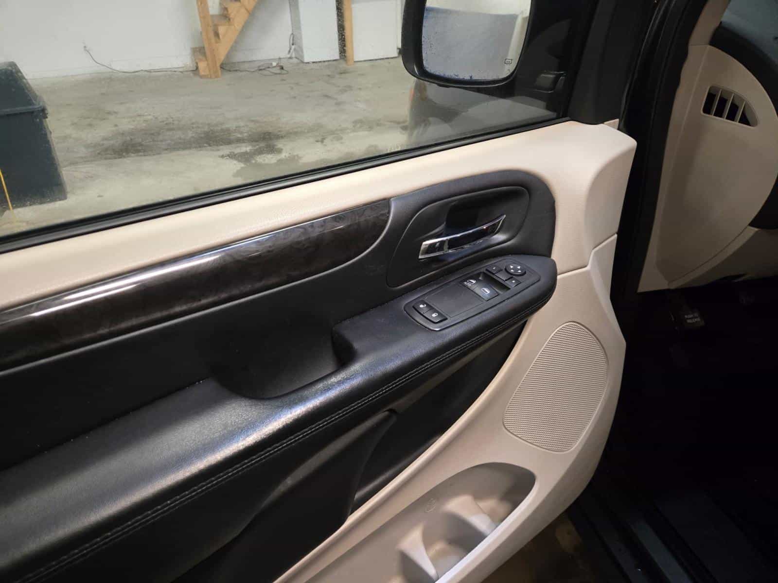 Image 15 Dodge Grand Caravan SXT 2019