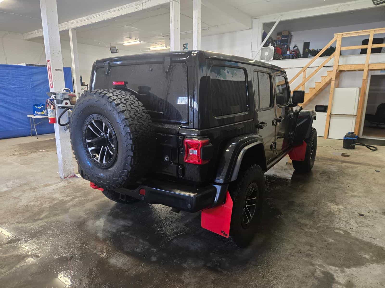 2025 Jeep Wrangler Rubicon X - Image 4