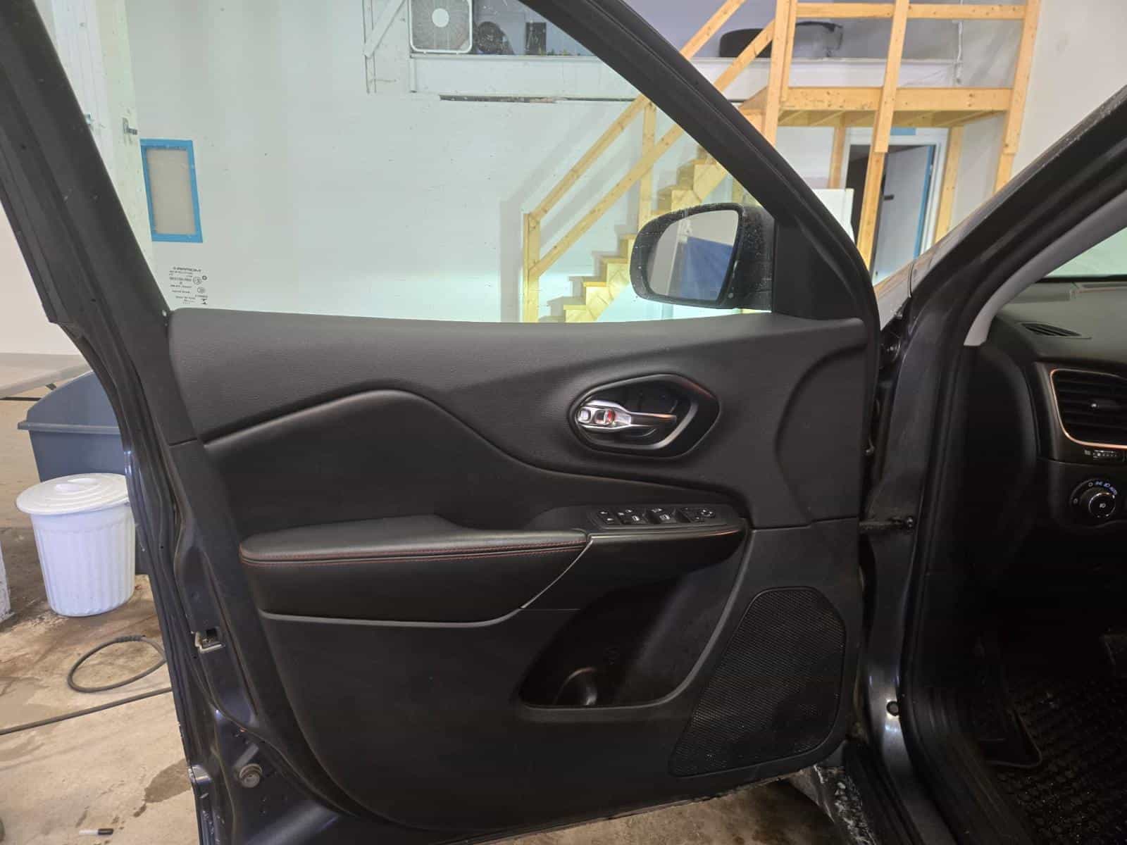 2020 Jeep Cherokee Trailhawk - Image 10