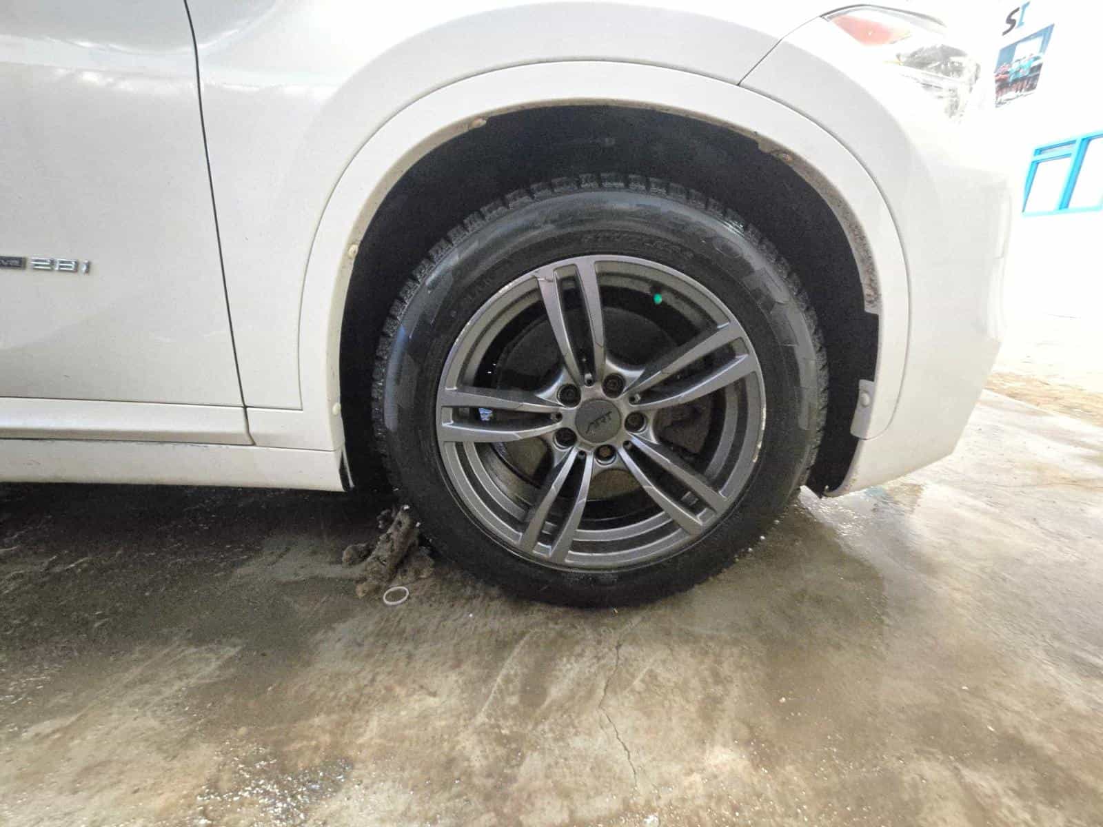 2016 BMW X1 xDrive28i - Image 9