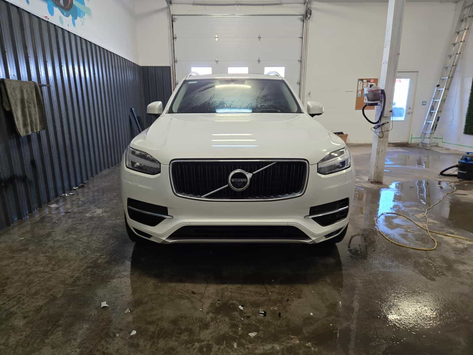 2018 Volvo XC90 Momentum - Image 2