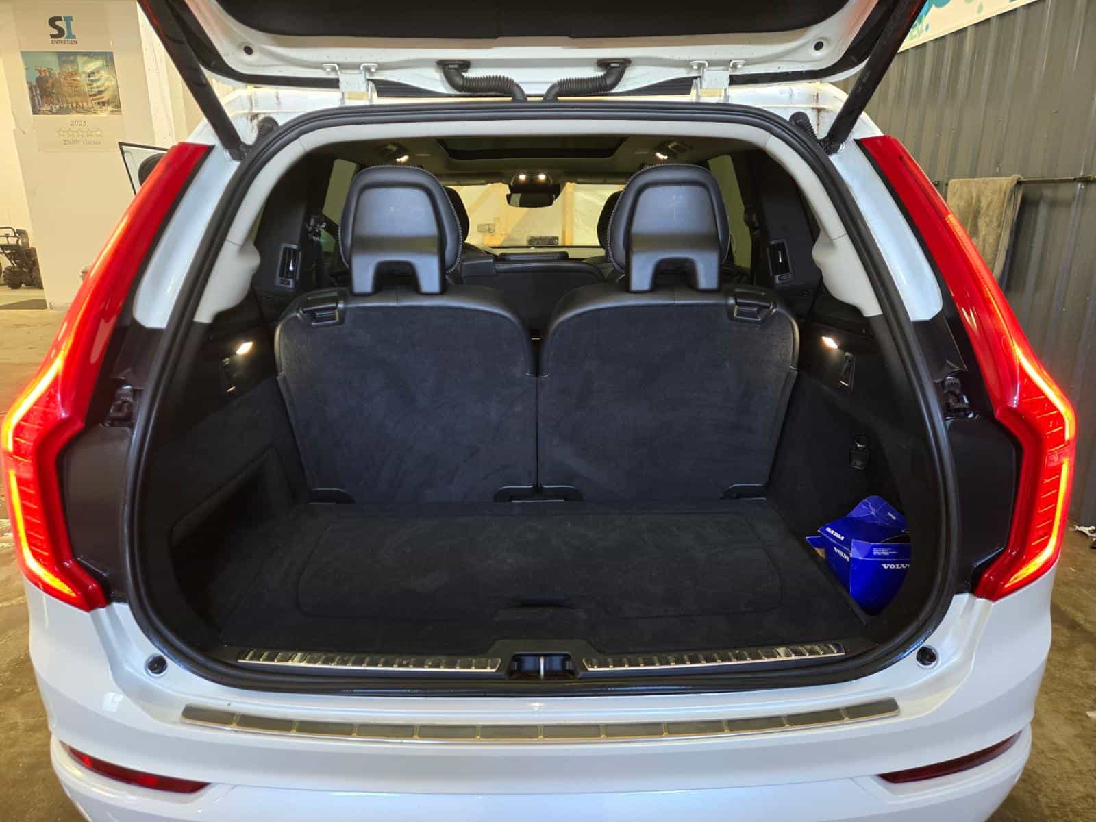 2018 Volvo XC90 Momentum - Image 16