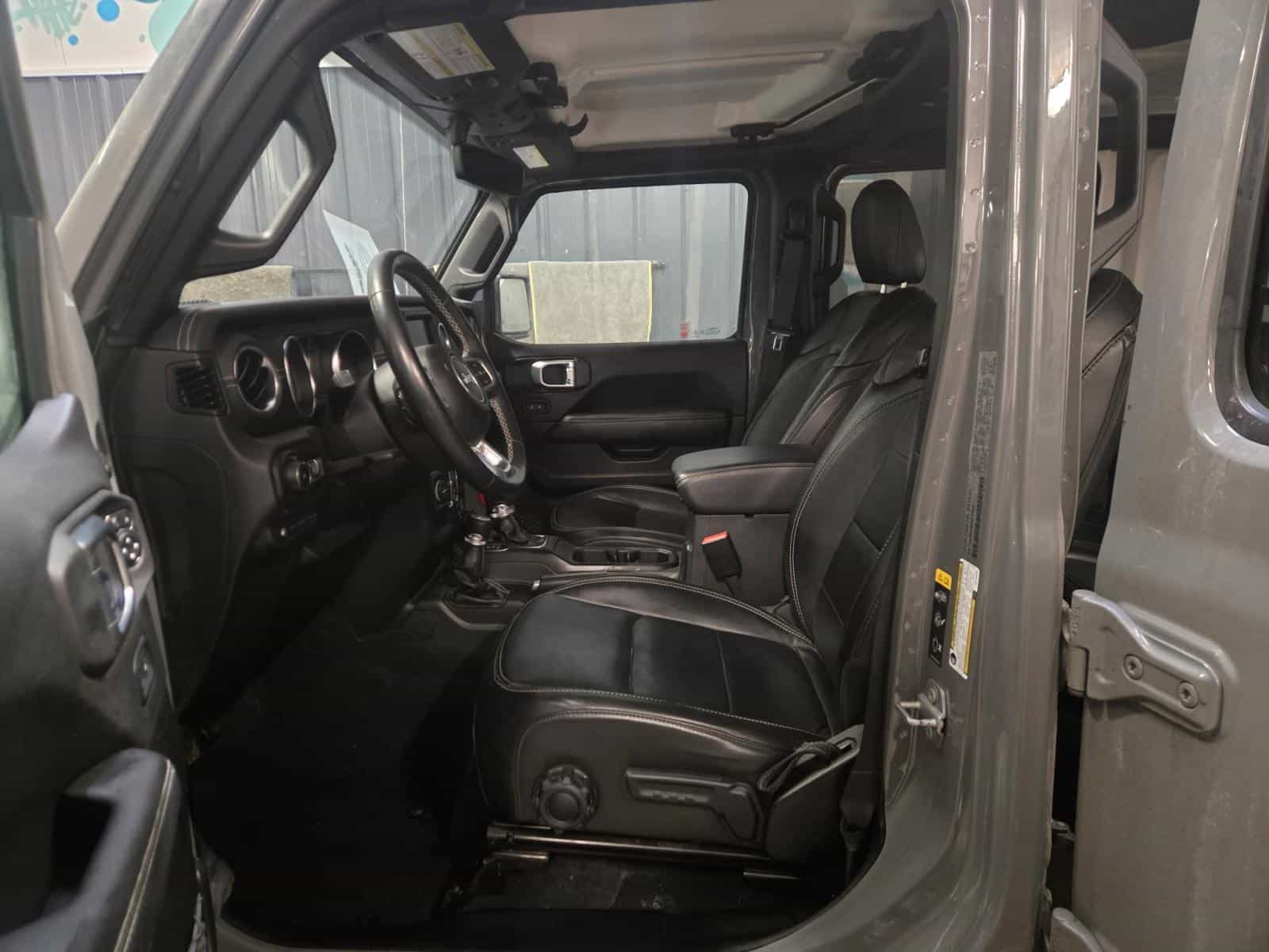 2022 Jeep Wrangler 4xe Unlimited Sahara - Image 11