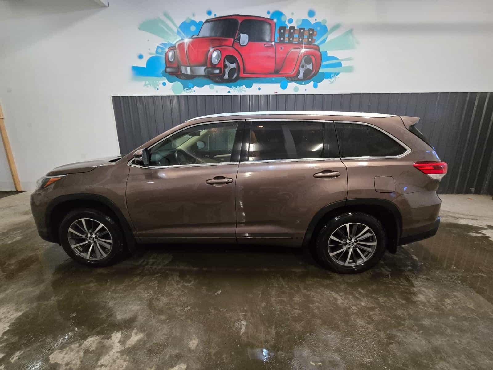 2018 Toyota Highlander XLE - Image 8