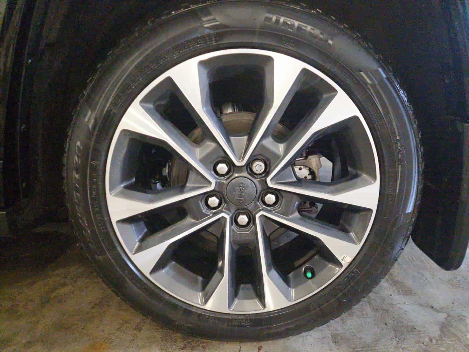 2023 Jeep Grand Cherokee Overland - Image 11