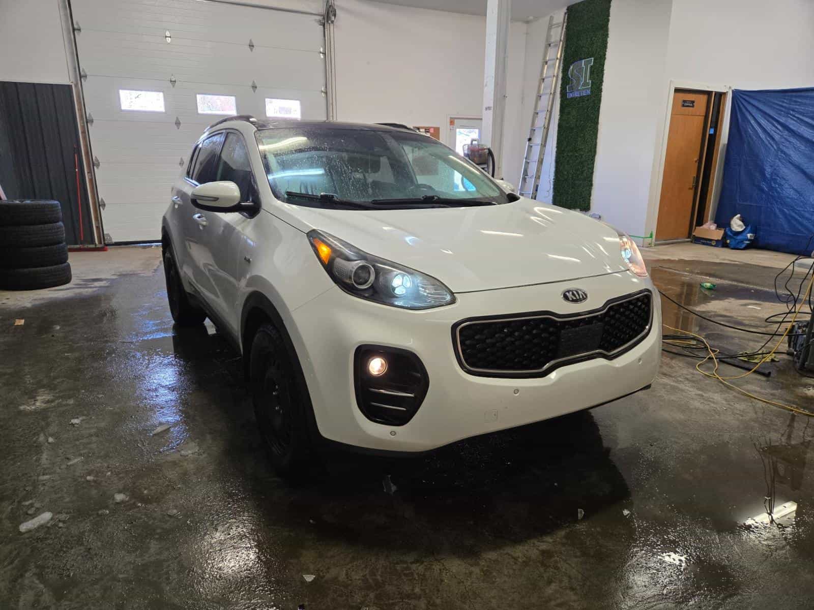 2018 Kia SPORTAGE EX EX - Image 4