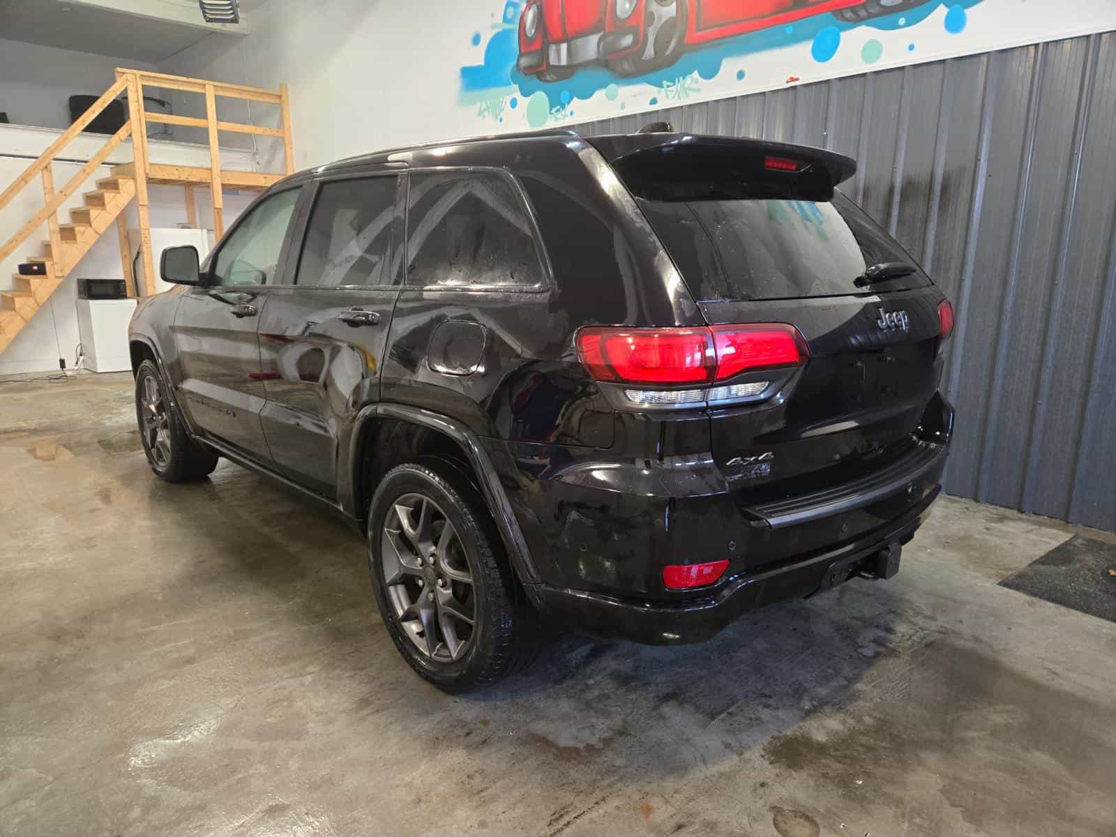 2021 Jeep Grand Cherokee 80th Anniversary Edition - Image 6