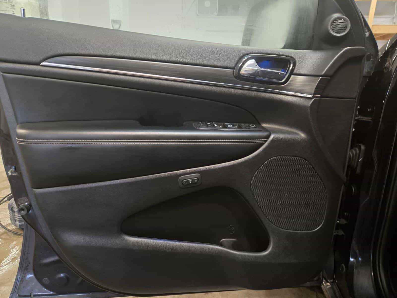 2021 Jeep Grand Cherokee 80th Anniversary Edition - Image 10