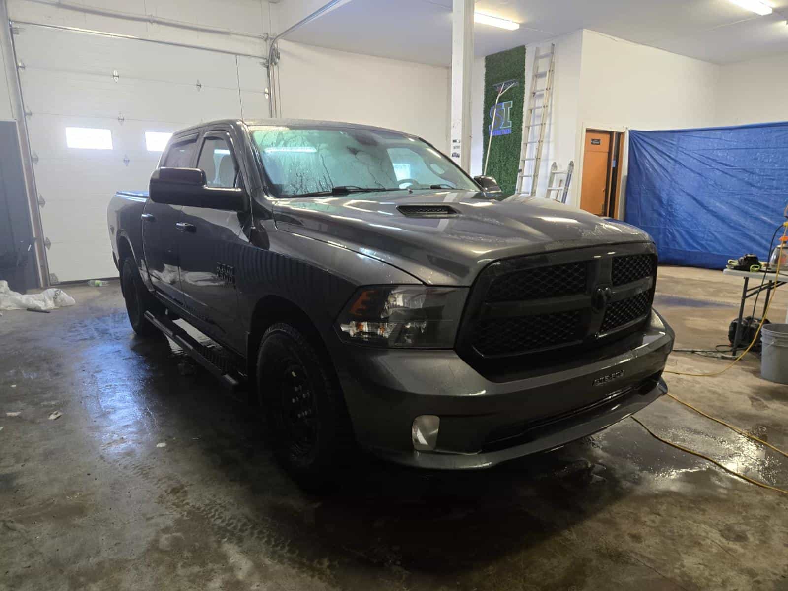 2021 RAM 1500 Classic Express - Image 3