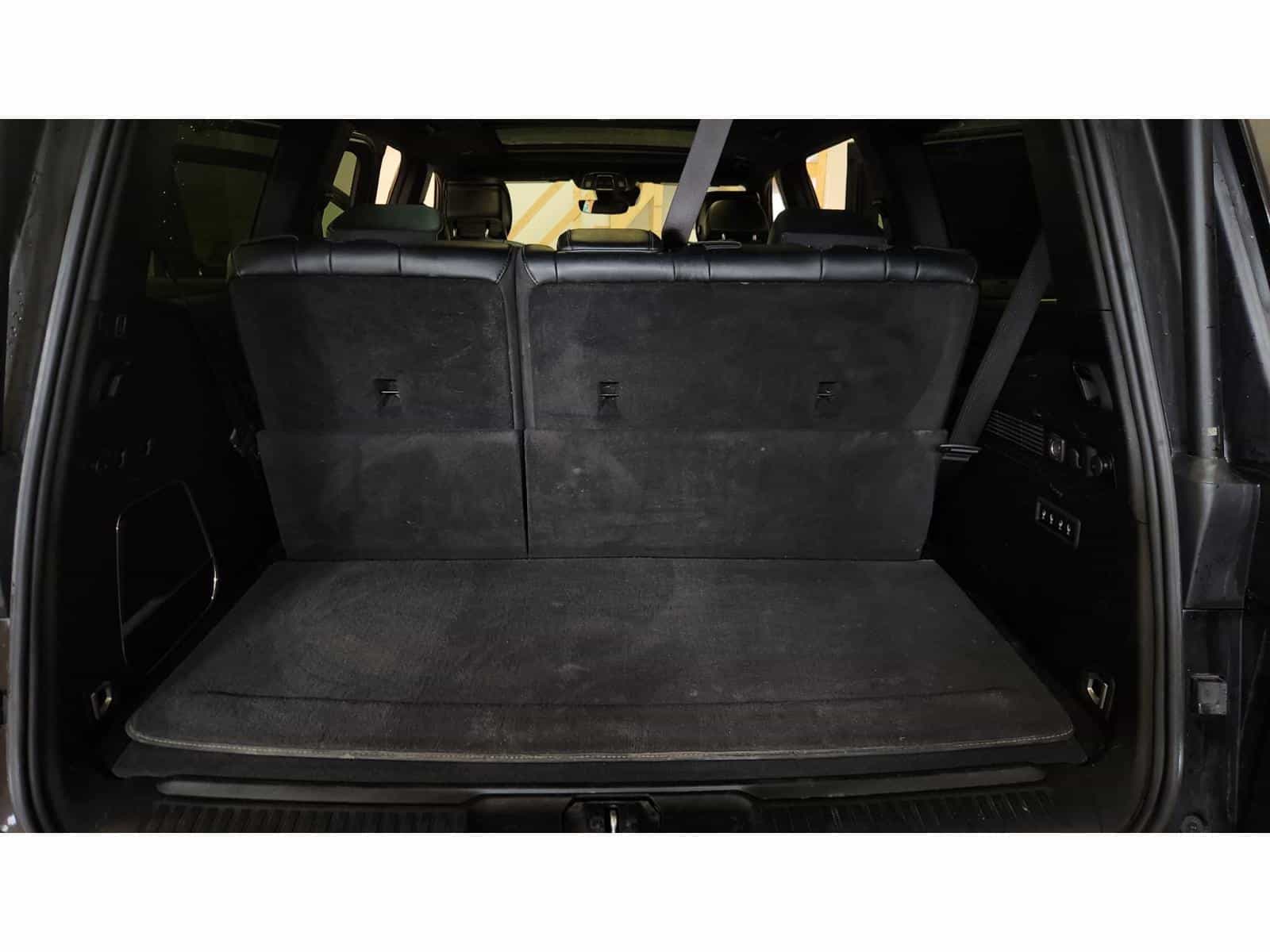 2022 Jeep Wagoneer Series III - Image 10