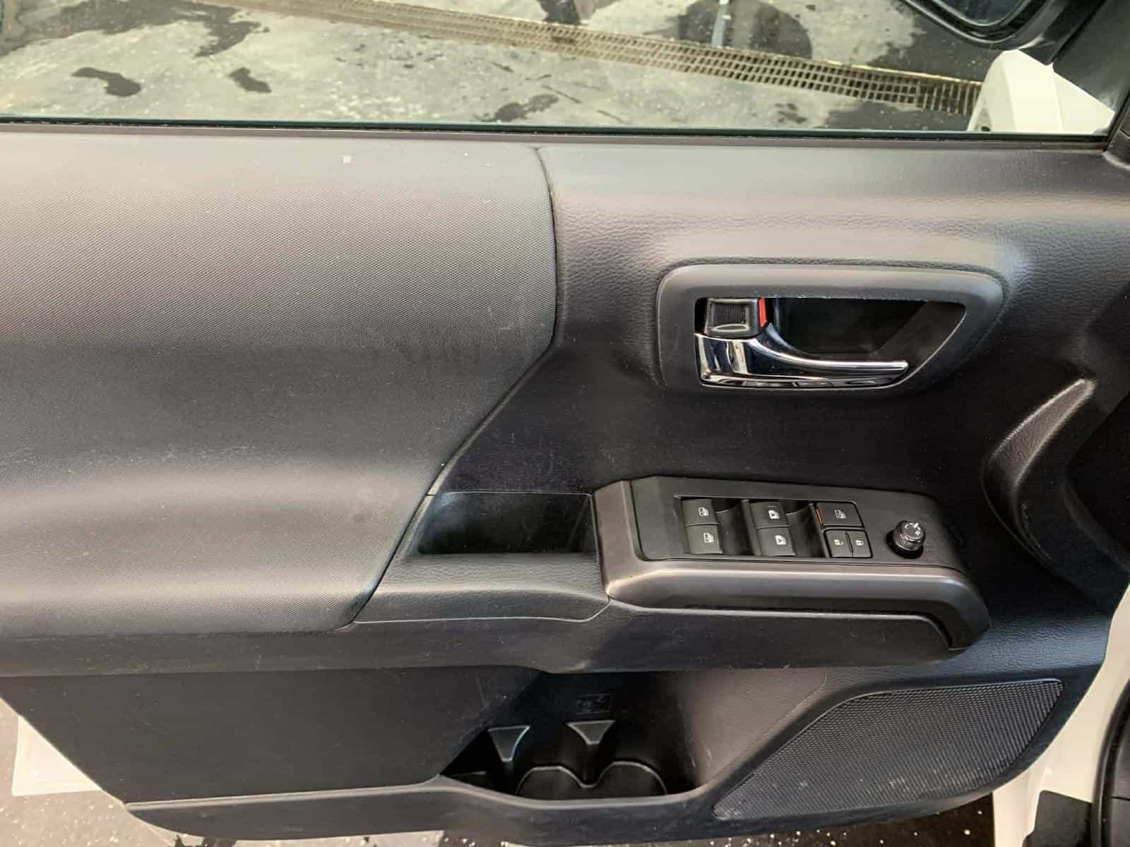 2020 Toyota Tacoma TRD Sport - Image 15