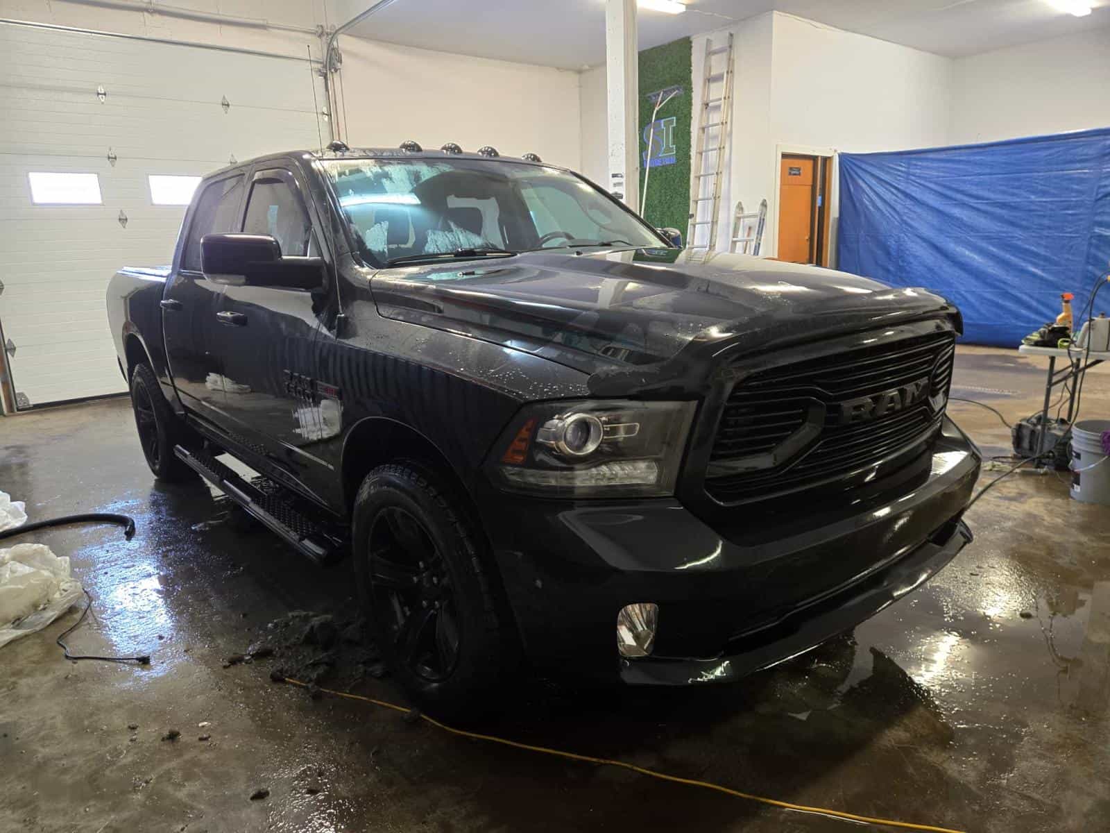 2018 RAM 1500 Sport - Image 3