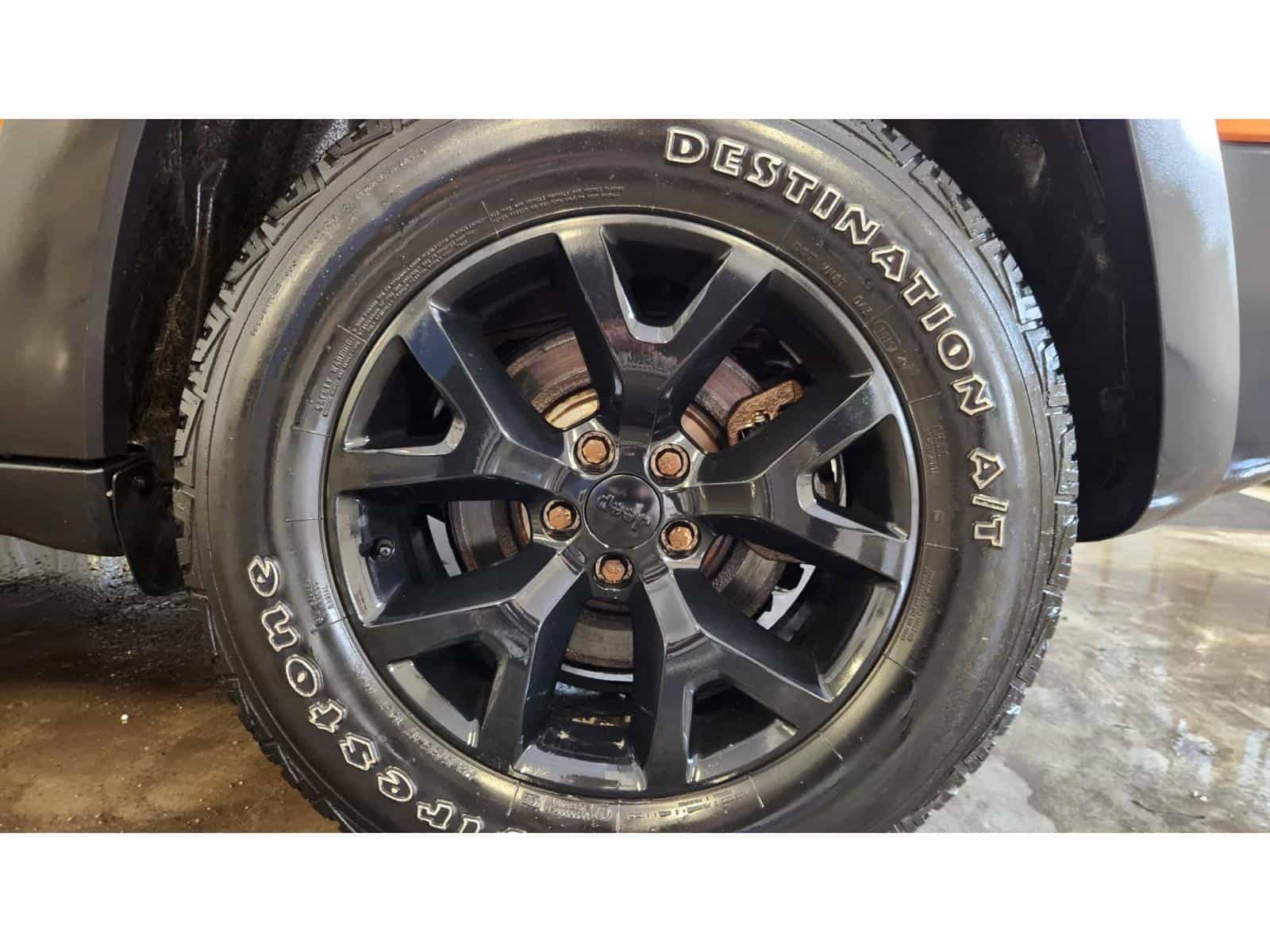 2015 Jeep Cherokee Trailhawk - Image 10