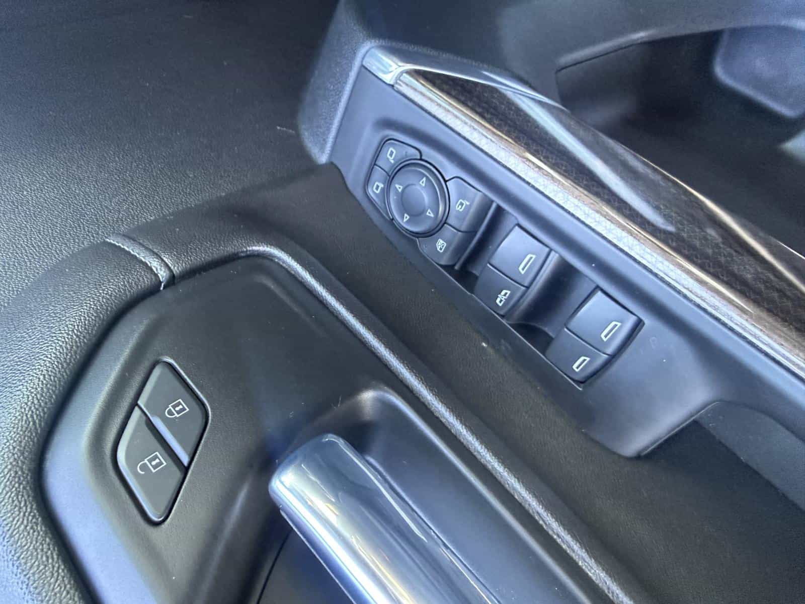 2020 Chevrolet Silverado LT - Image 11