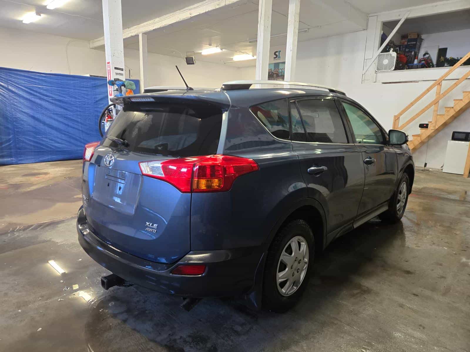 2013 Toyota Rav4 XLE - Image 4