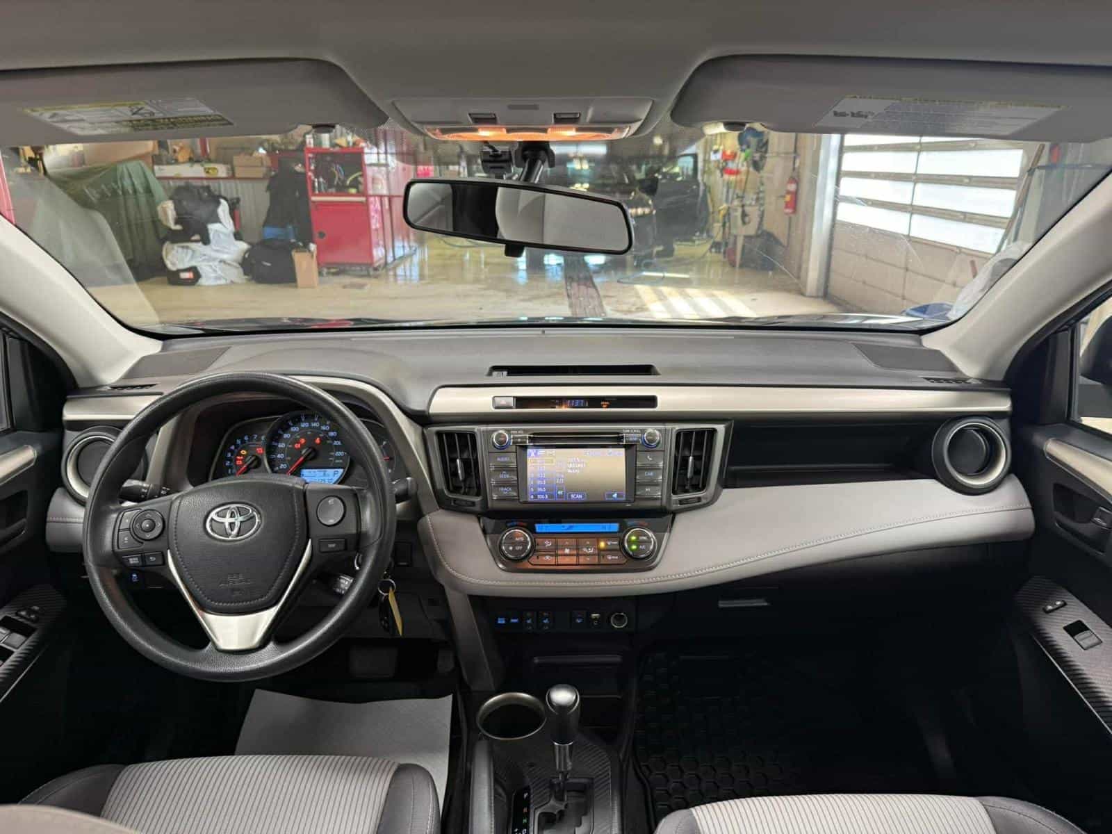 Image 10 Toyota Rav4 XLE 2013