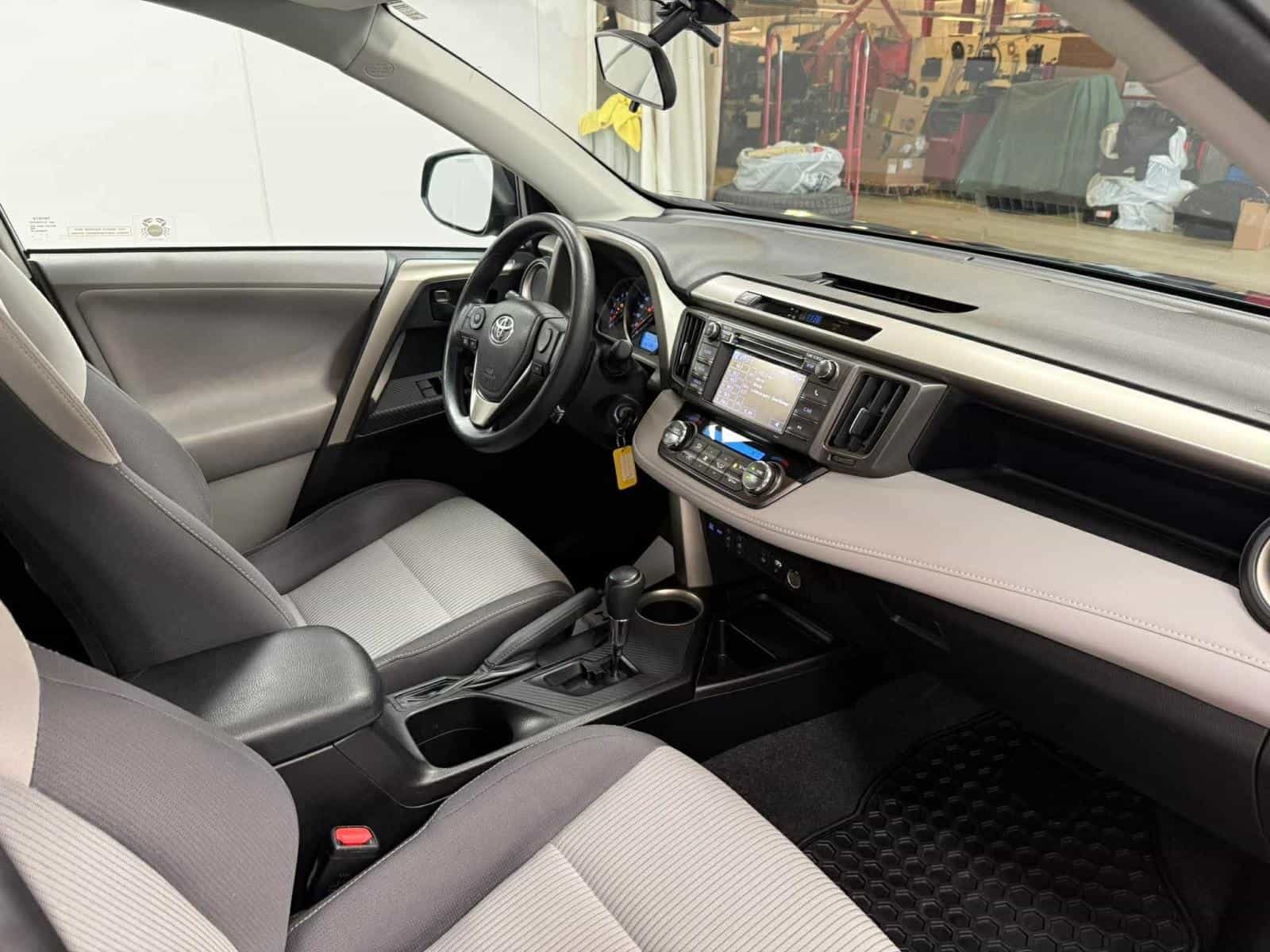 Image 11 Toyota Rav4 XLE 2013