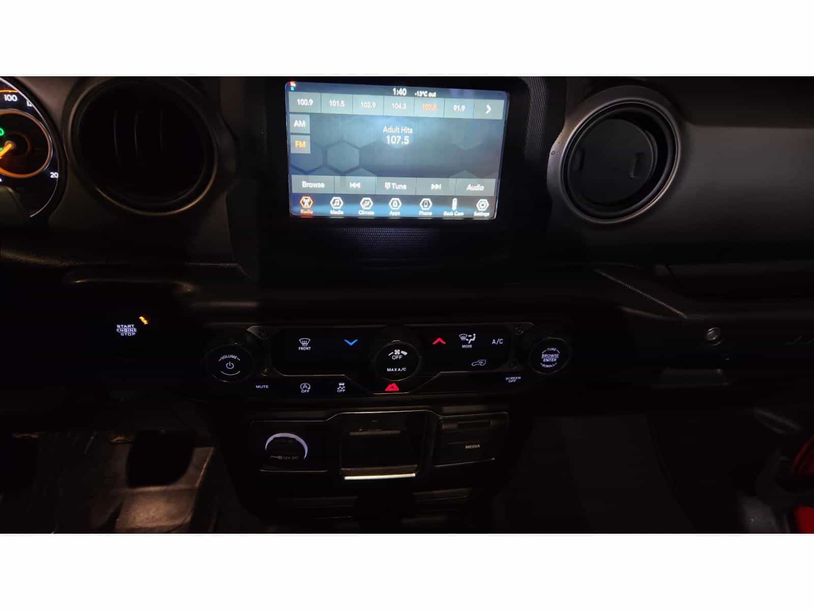 Image 13 Jeep Wrangler Sport 2022