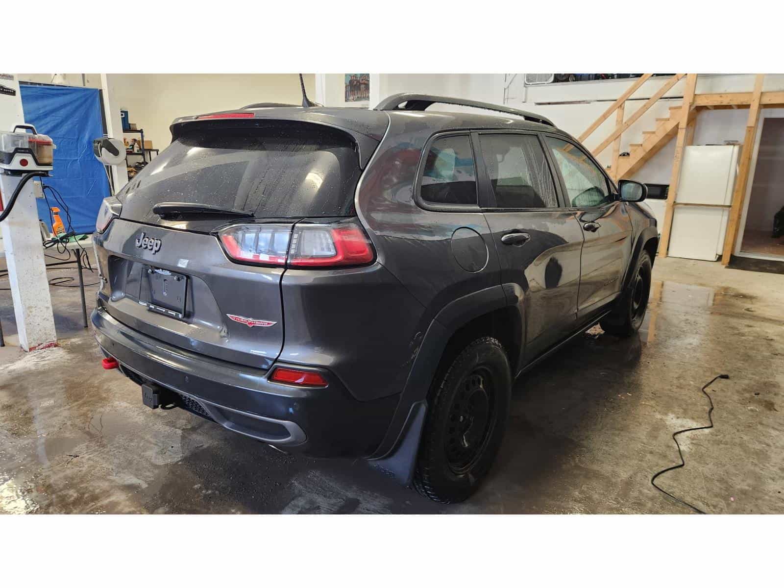 2020 Jeep Cherokee Trailhawk - Image 4