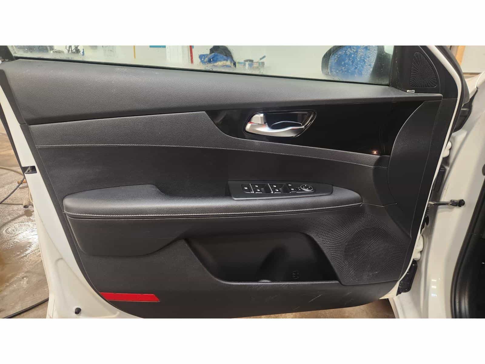 2022 Kia Forte EX Plus - Image 8