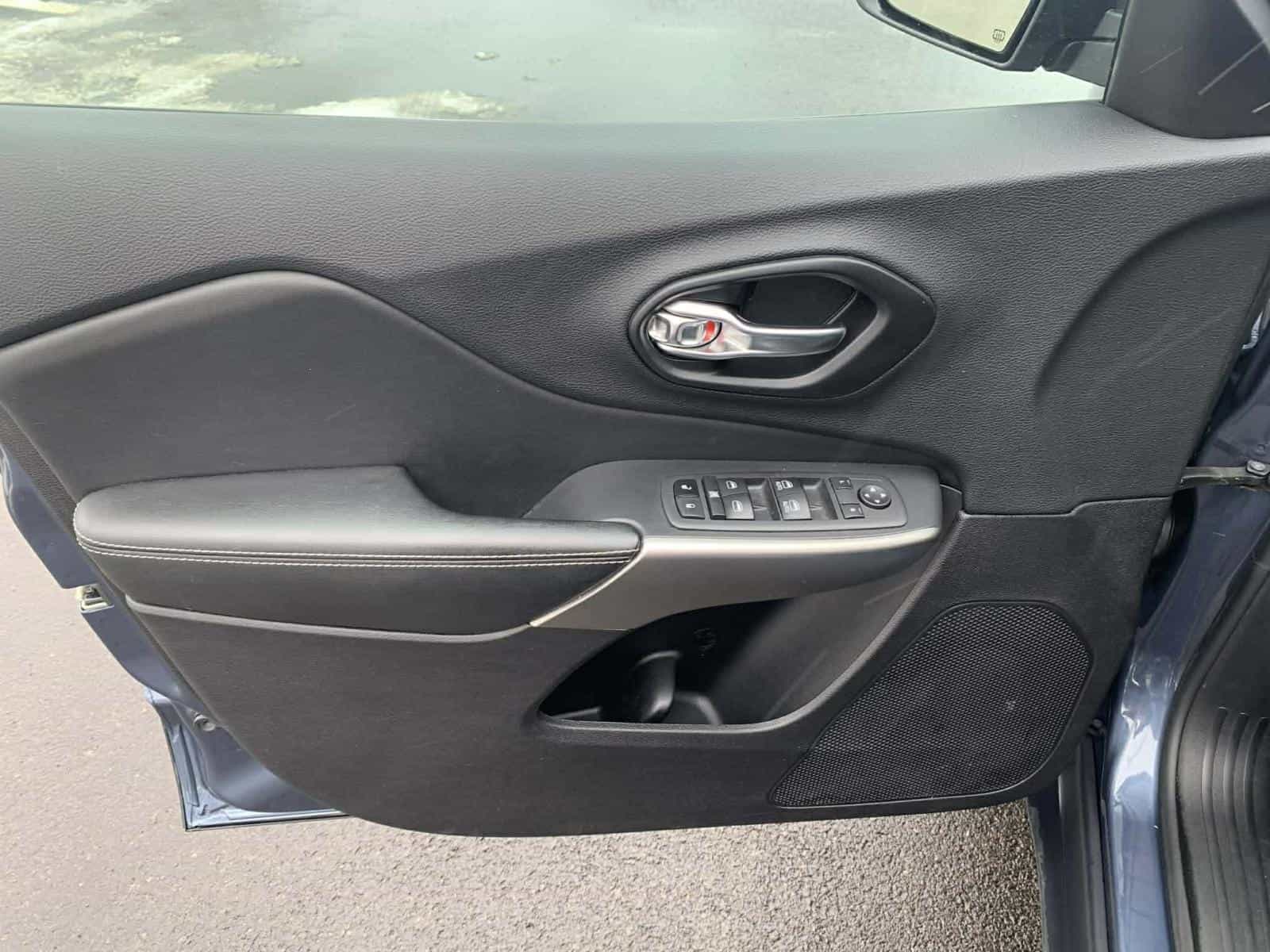 Image 11 Jeep Cherokee 80th Anniversary 2021