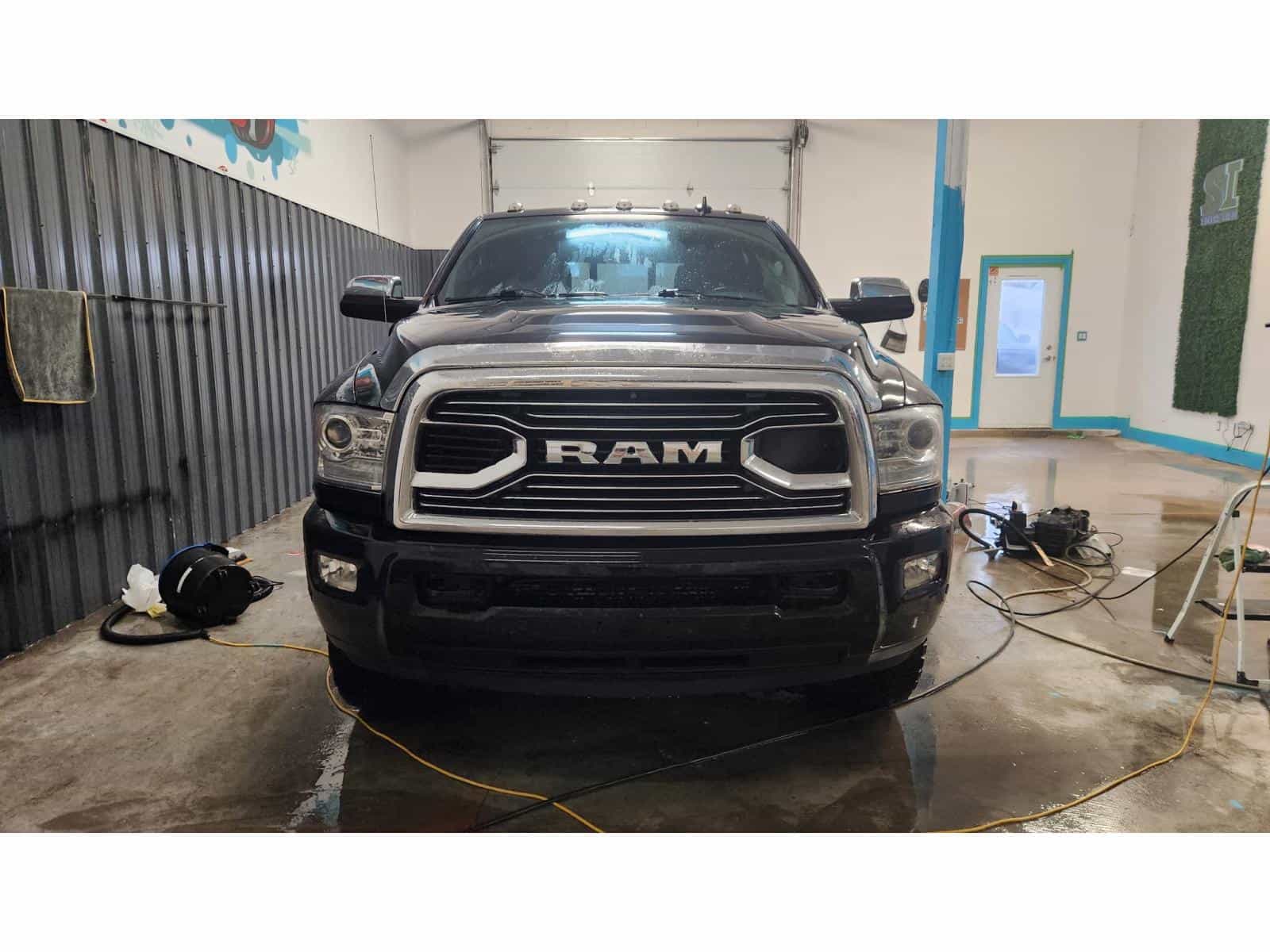 2018 RAM 2500 Limited - Image 2