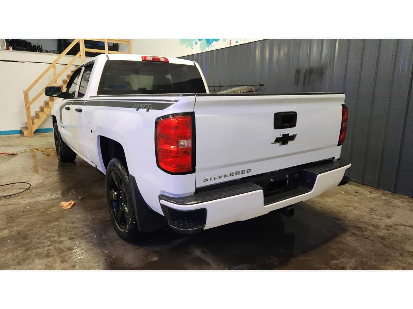 2017 Chevrolet Silverado K1500 Custom Custom - Image 6