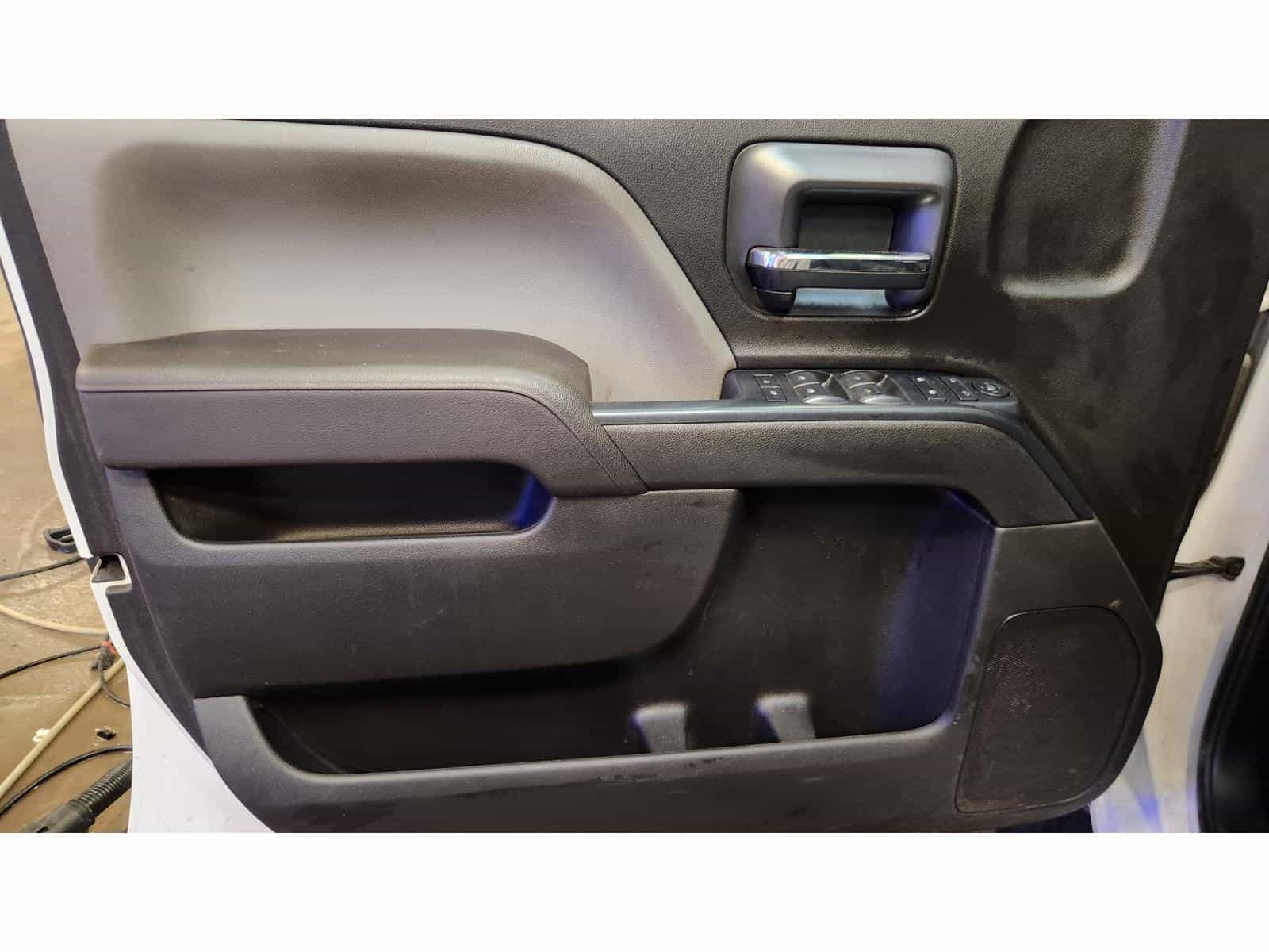 2017 Chevrolet Silverado K1500 Custom Custom - Image 9