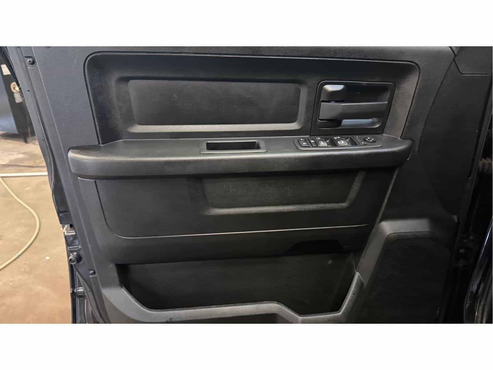 Image 8 RAM 1500 Classic Express 2021