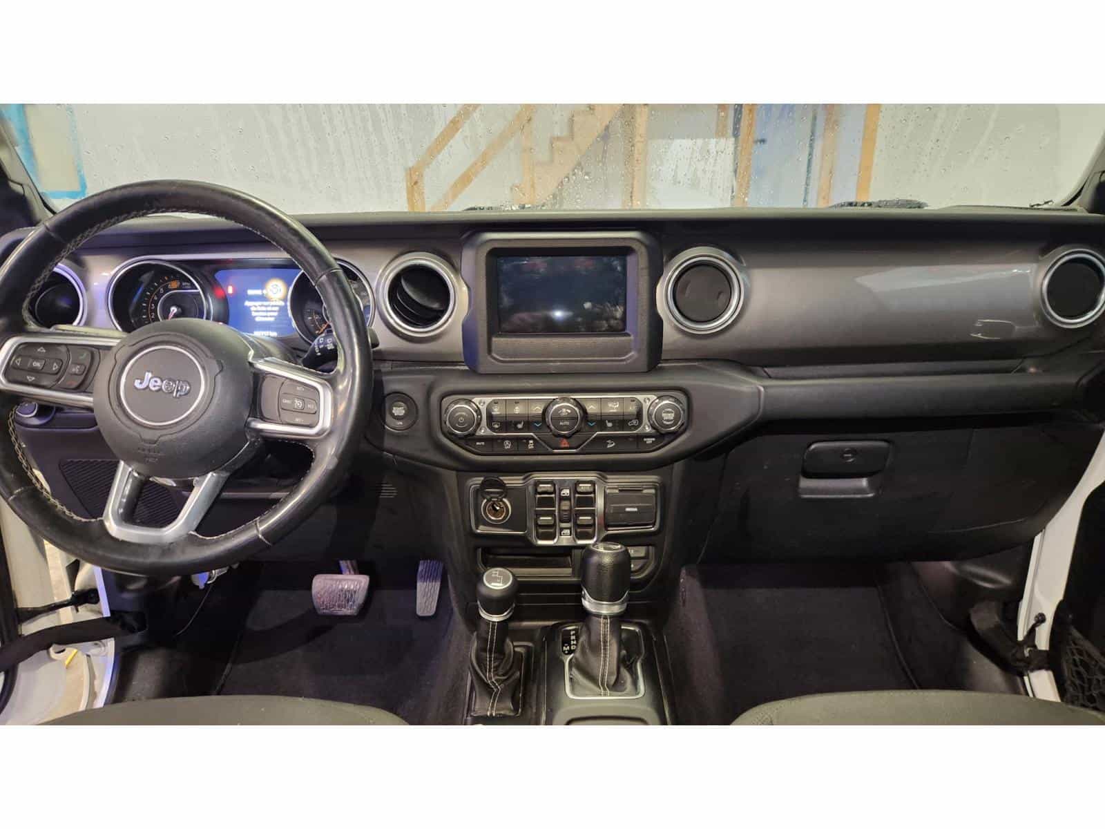 2018 Jeep Wrangler Unlimited Sahara - Image 14