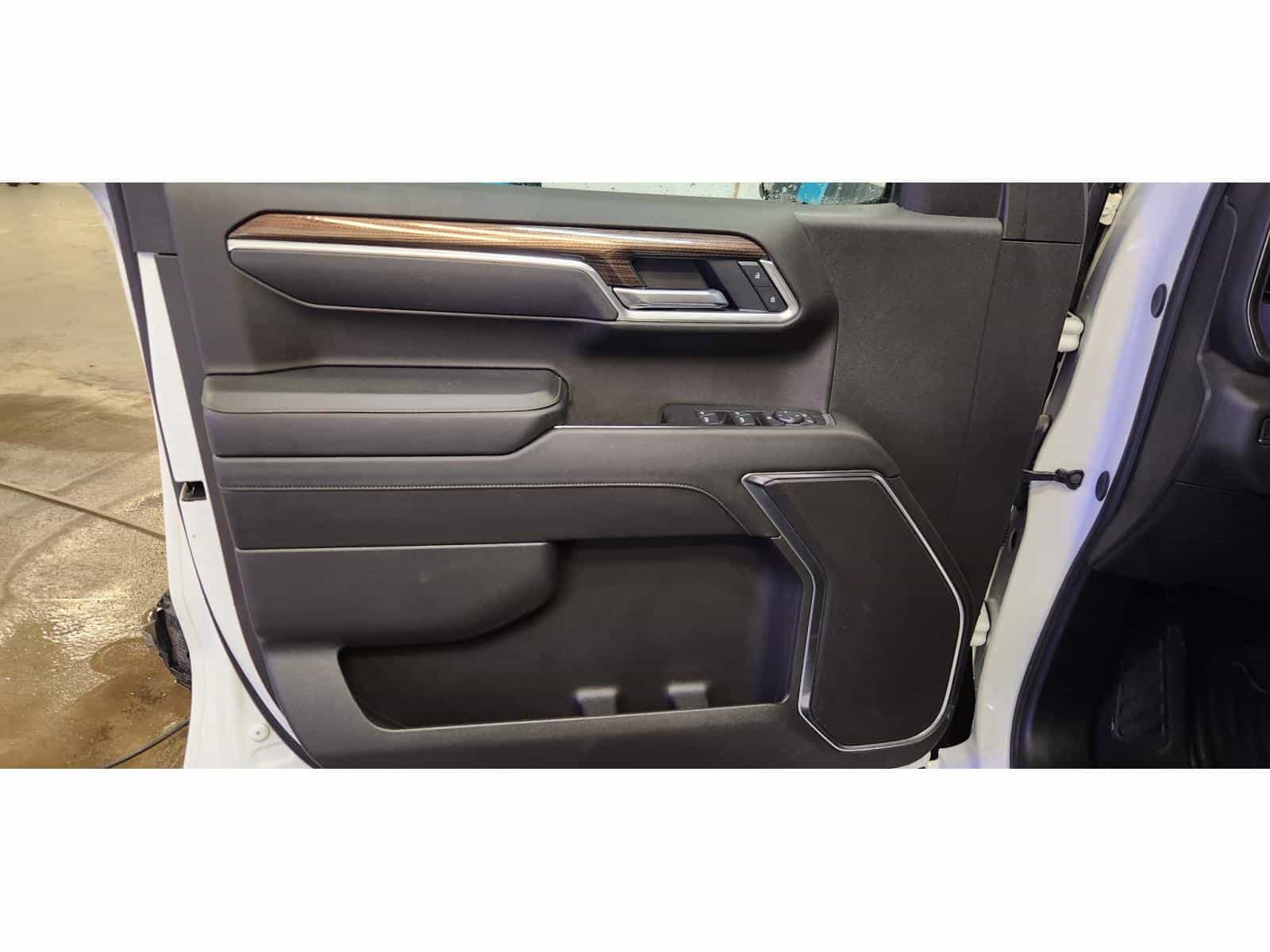 Image 8 Chevrolet Silverado 1500 LT 2025