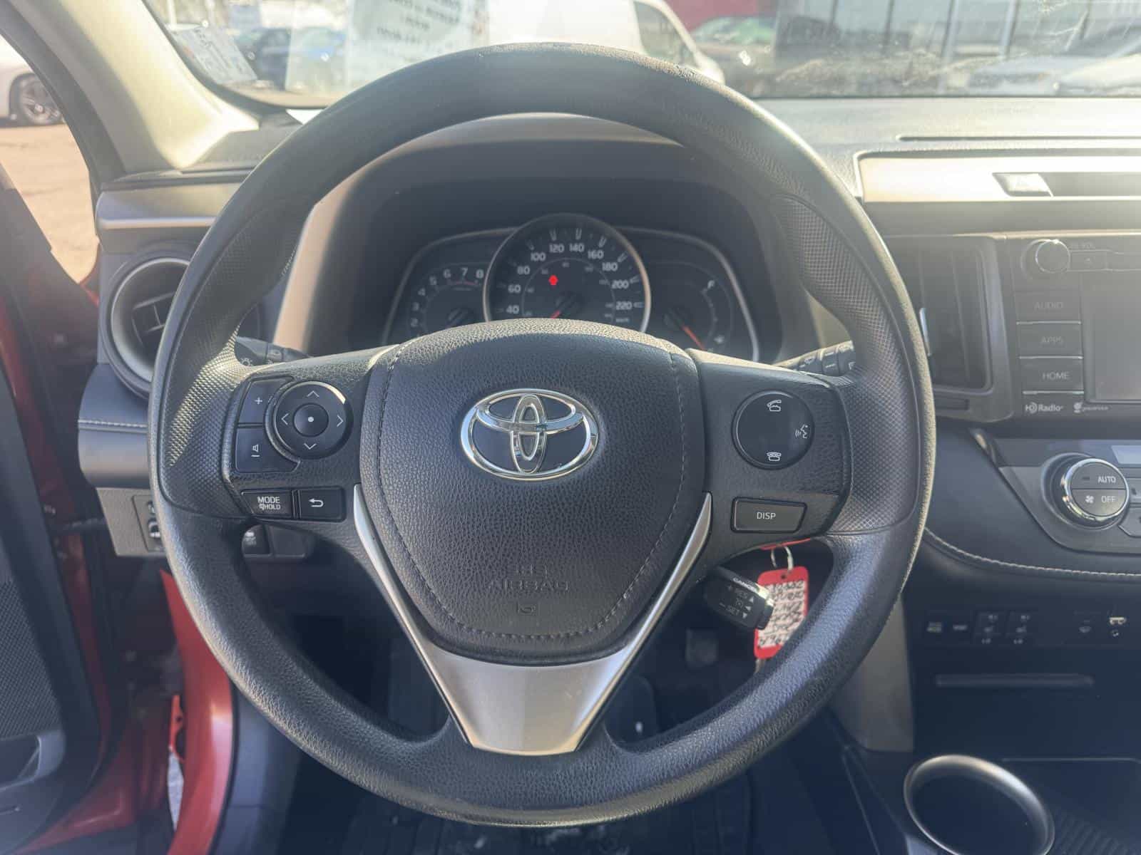 2015 Toyota Rav4 XLE - Image 10