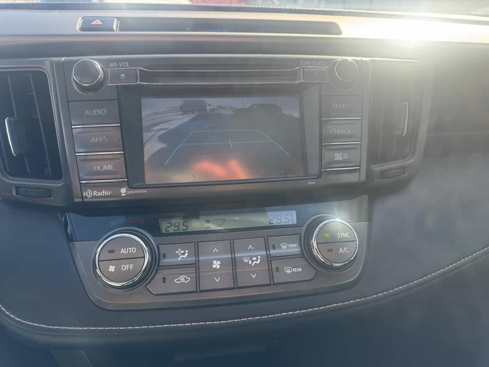 2015 Toyota Rav4 XLE - Image 13